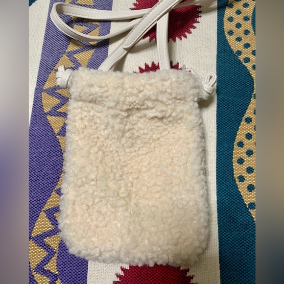 🍀Universal Thread Bags | Cream Sherpa Fuzzy Phone Crossbody#🍀UNIVER - Picture 3 of 13